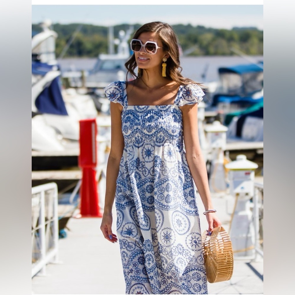 Lucky Knot’s Chatham Eyelet MIDI 👗 for sale and dry cleaned!